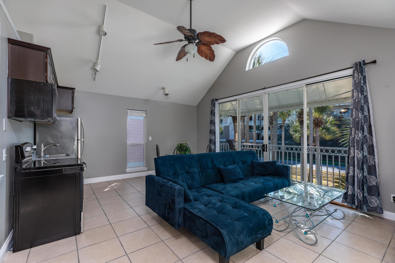 2nd floor living room at Nantucket Cottages, Destin, FL