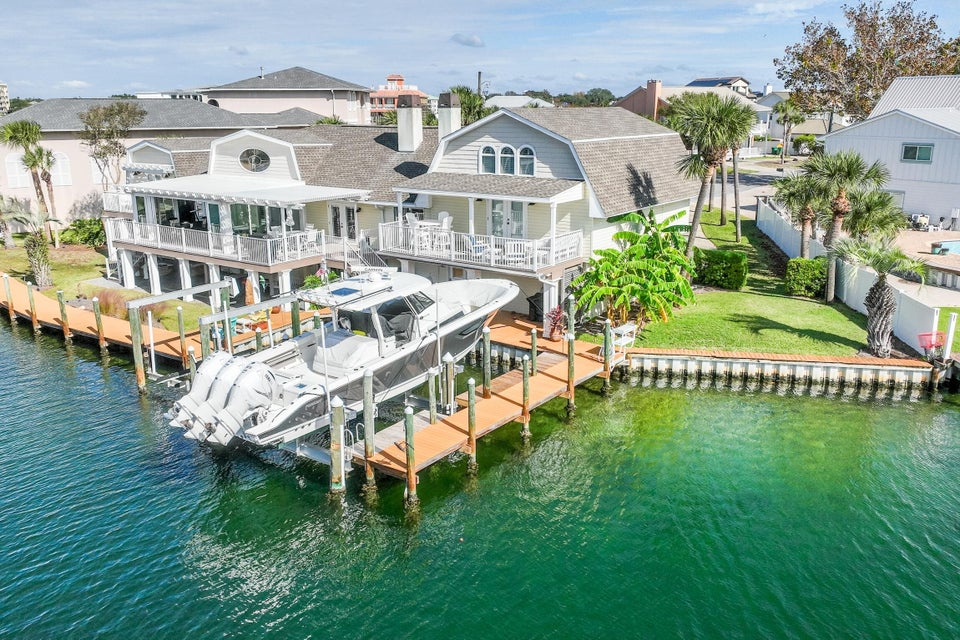 Holiday Isle waterfront home in Destin, FL