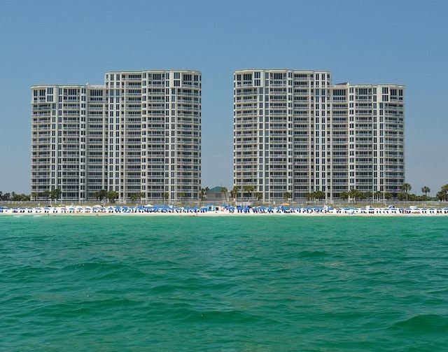 Silver Beach Towers Condos, Destin FL: Condominiums